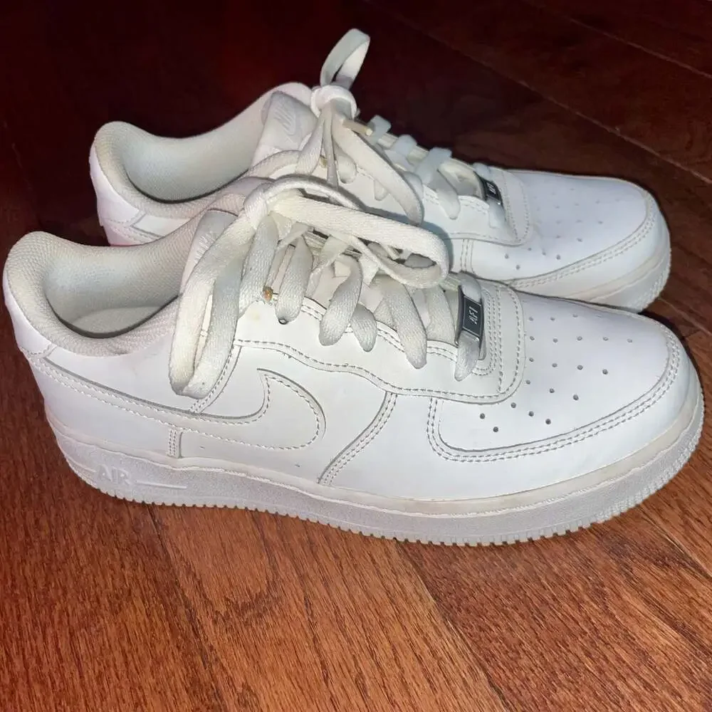 Nike Air Force 1 Triple White Low Boys‎ 6.5Y Streetwear Sneakers